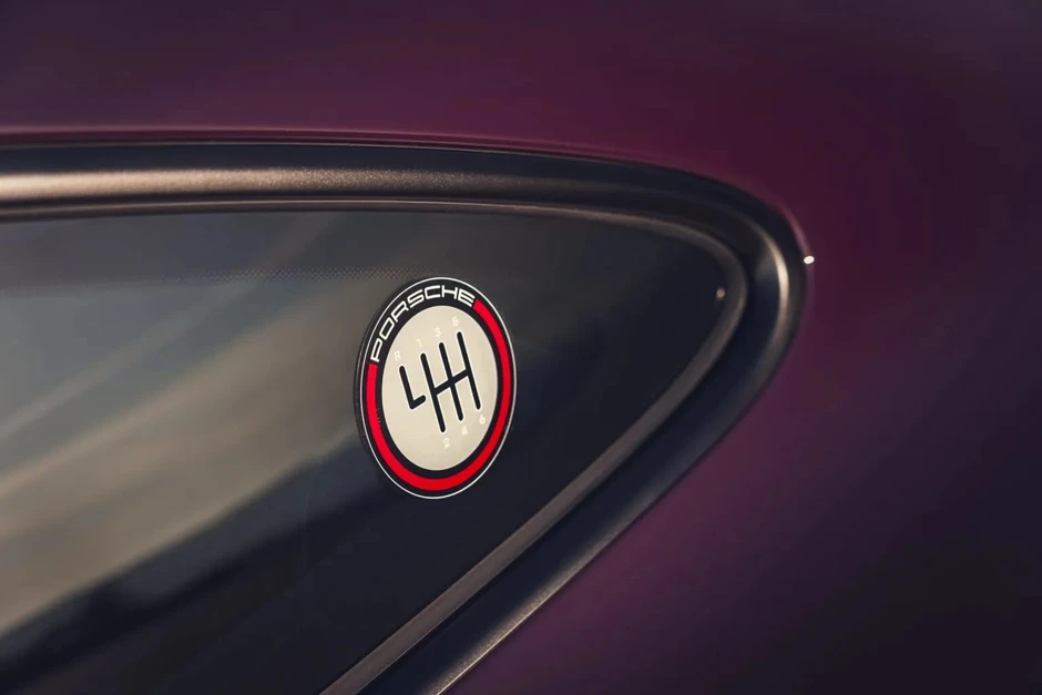Porsche bất ngờ hồi sinh hộp số sàn trên siêu xe 911 Carrera S Porsche bất ngờ hồi sinh hộp số sàn trên siêu xe 911 Carrera S