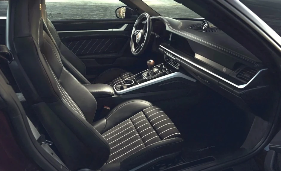 Porsche bất ngờ hồi sinh hộp số sàn trên siêu xe 911 Carrera S Porsche bất ngờ hồi sinh hộp số sàn trên siêu xe 911 Carrera S