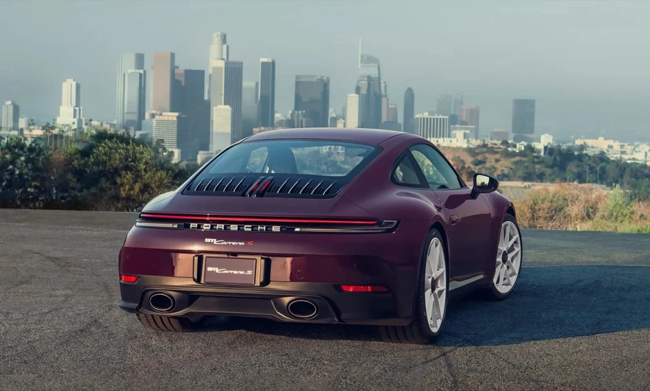 Porsche bất ngờ hồi sinh hộp số sàn trên siêu xe 911 Carrera S Porsche bất ngờ hồi sinh hộp số sàn trên siêu xe 911 Carrera S