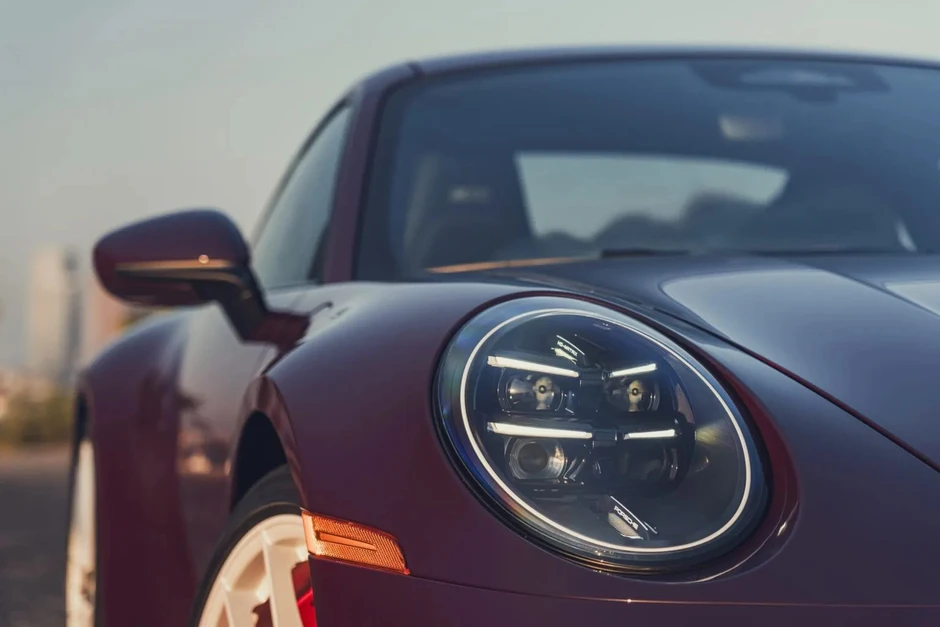 Porsche bất ngờ hồi sinh hộp số sàn trên siêu xe 911 Carrera S Porsche bất ngờ hồi sinh hộp số sàn trên siêu xe 911 Carrera S