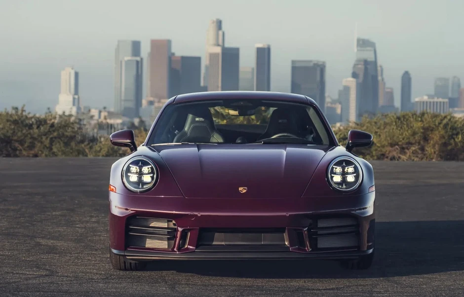Porsche bất ngờ hồi sinh hộp số sàn trên siêu xe 911 Carrera S Porsche bất ngờ hồi sinh hộp số sàn trên siêu xe 911 Carrera S