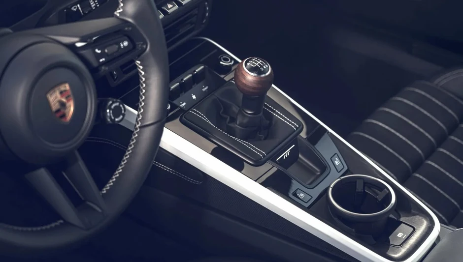 Porsche bất ngờ hồi sinh hộp số sàn trên siêu xe 911 Carrera S Porsche bất ngờ hồi sinh hộp số sàn trên siêu xe 911 Carrera S