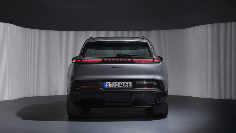 Porsche Cayenne thuần điện chốt giá từ 4,7 tỷ đồng tại Việt Nam Porsche Cayenne thuần điện chốt giá từ 4,7 tỷ đồng tại Việt Nam