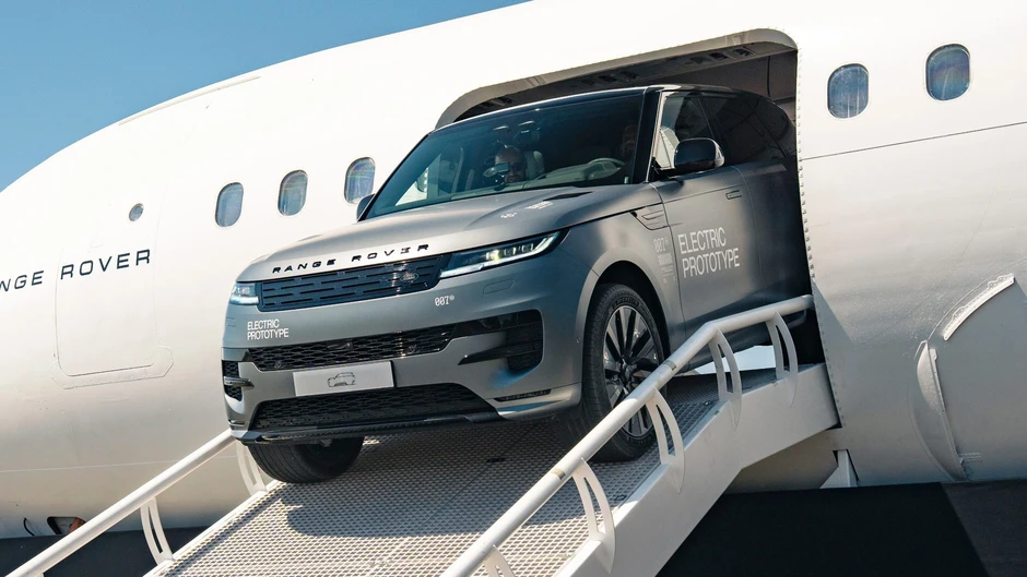 Range Rover được bổ sung bản Sport chạy điện, có màn lộ diện ấn tượng Range Rover được bổ sung bản Sport chạy điện, có màn lộ diện ấn tượng