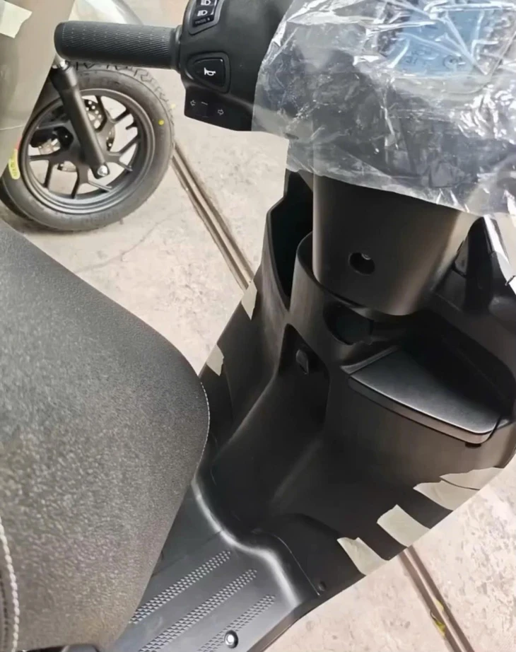 Rộ ảnh xe máy điện Việt Nam dáng và cốp như Honda Lead, giá dự kiến từ dưới 35 triệu, đi 150km/sạc Rộ ảnh xe máy điện Việt Nam dáng và cốp như Honda Lead, giá dự kiến từ dưới 35 triệu, đi 150km/sạc