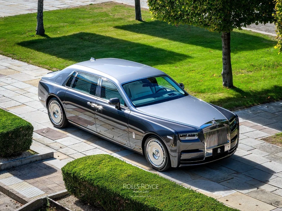 Rolls-Royce Phantom độc bản bán chính hãng tại Việt Nam: Giá gần 90 tỷ, nội thất ốp gỗ sồi toàn bộ, chỉ có duy nhất 1 đại gia may mắn mua được