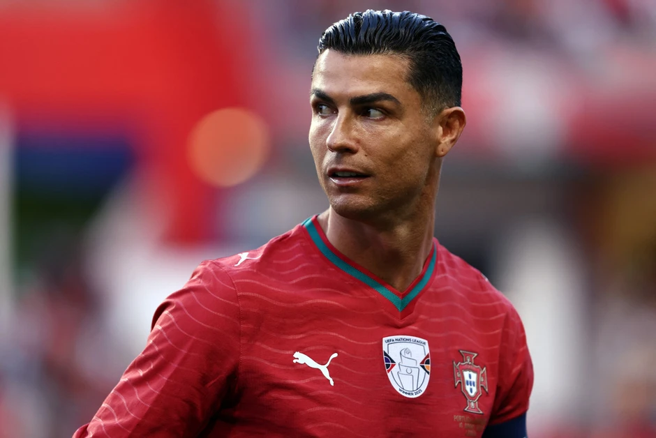 Ronaldo và ĐT Bồ Đào Nha ghi bàn ở World Cup, hãng xe tặng ô tô Ronaldo và ĐT Bồ Đào Nha ghi bàn ở World Cup, hãng xe tặng ô tô