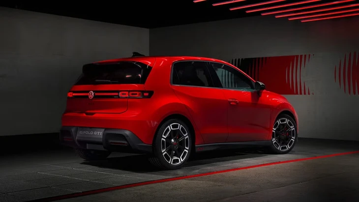 Sếp Volkswagen: 'Xe xăng sẽ lùi vào dĩ vãng như xe ngựa từng bị ô tô thay thế' Sếp Volkswagen: 'Xe xăng sẽ lùi vào dĩ vãng như xe ngựa từng bị ô tô thay thế'