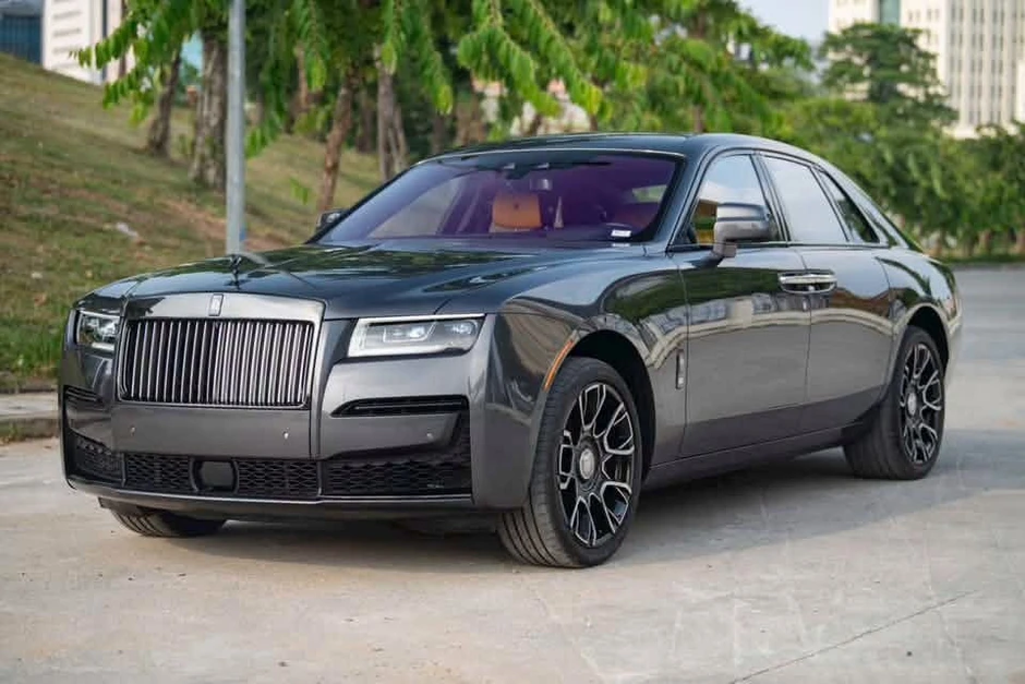 Showroom xe sang rao bán 'cắt lỗ' cả tỷ đồng Showroom xe sang rao bán 'cắt lỗ' cả tỷ đồng