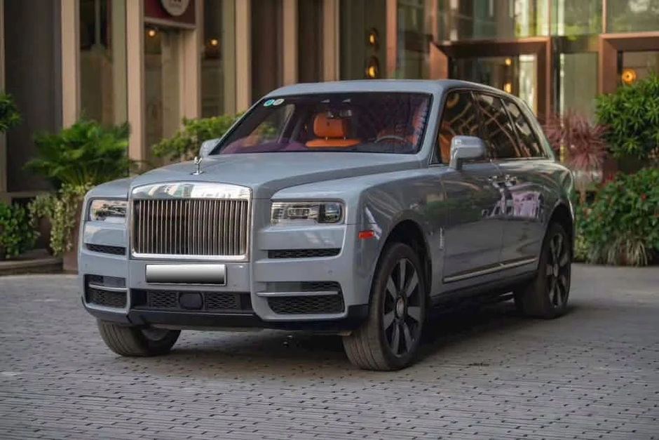 Showroom xe sang rao bán 'cắt lỗ' cả tỷ đồng Showroom xe sang rao bán 'cắt lỗ' cả tỷ đồng