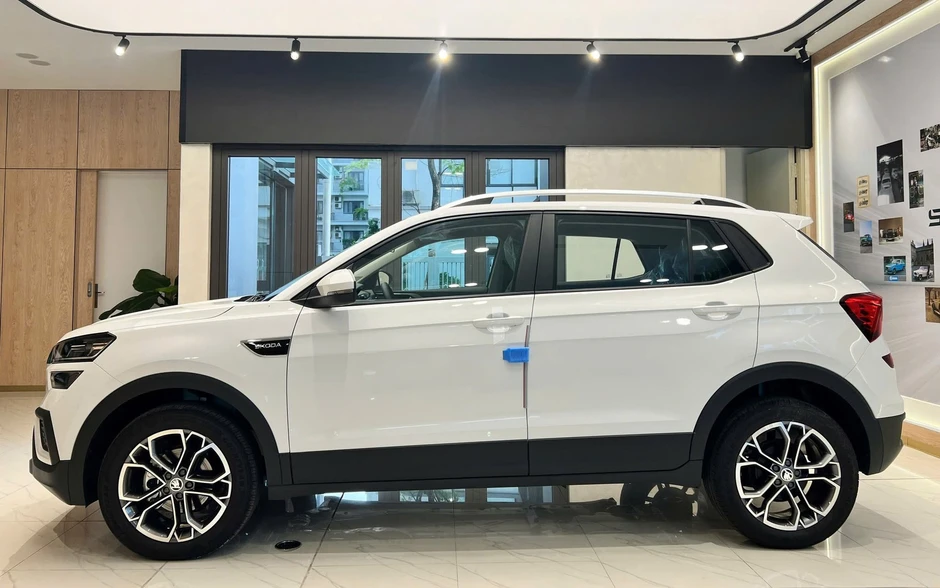 Skoda Kushaq giảm giá 'kịch sàn' còn 469 triệu đồng tại đại lý: Rẻ ngang Sonet dù ngang cơ Seltos, nhưng kèm điều kiện Skoda Kushaq giảm giá 'kịch sàn' còn 469 triệu đồng tại đại lý: Rẻ ngang Sonet dù ngang cơ Seltos, nhưng kèm điều kiện
