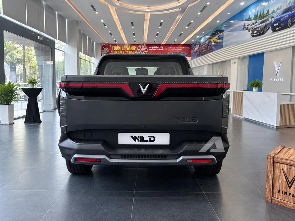 Soi chi tiết VinFast VF Wild bản tiền thương mại tại đại lý: Bán tải REEV đầu tiên lộ nhiều trang bị thực dụng, có điểm giống VF 8 Soi chi tiết VinFast VF Wild bản tiền thương mại tại đại lý: Bán tải REEV đầu tiên lộ nhiều trang bị thực dụng, có điểm giống VF 8