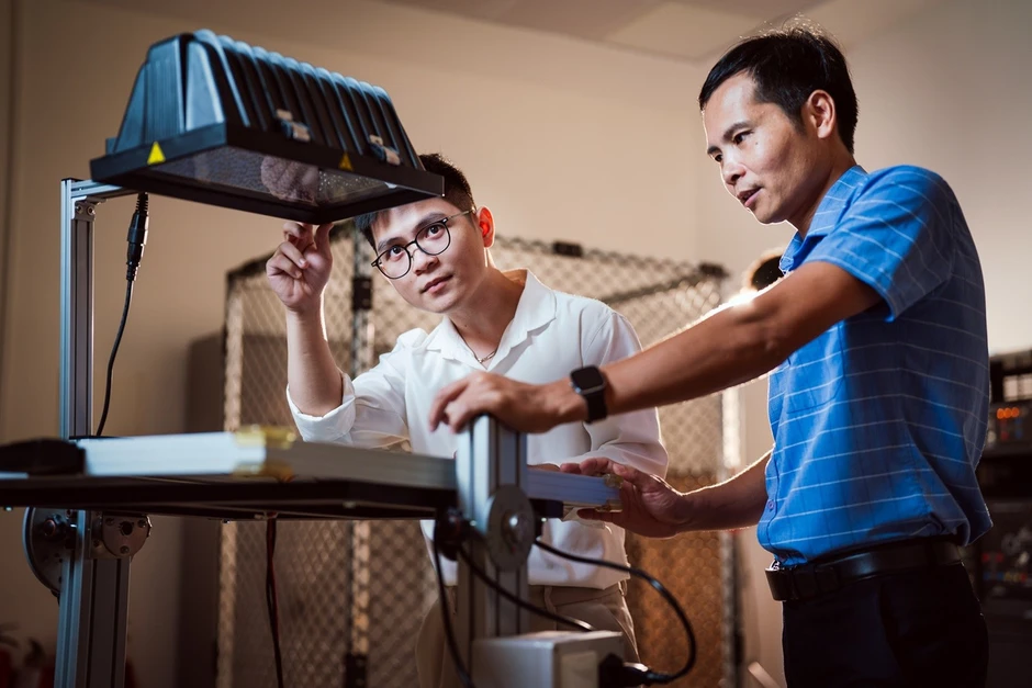 Startup từ phòng lab VinUni phát triển 'bộ não' điều phối mạng lưới sạc xe điện Startup từ phòng lab VinUni phát triển 'bộ não' điều phối mạng lưới sạc xe điện