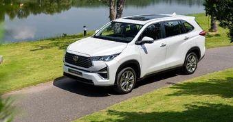 Sức mua xe hybrid giảm trong tháng Ngâu, Toyota chiếm thế áp đảo