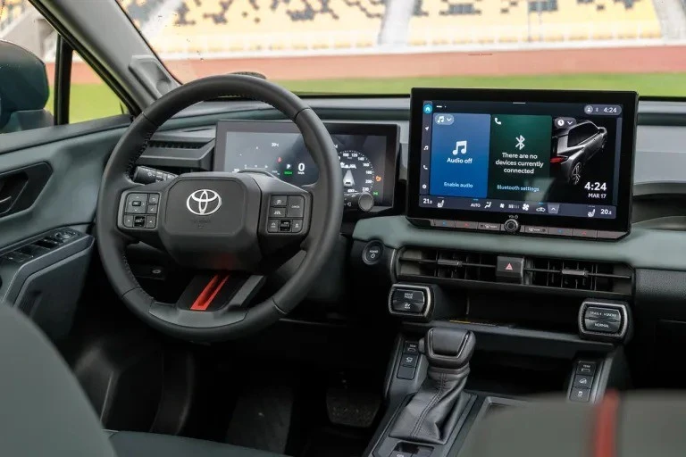 SUV ăn khách nhất của Toyota chốt giá tại Đông Nam Á SUV ăn khách nhất của Toyota chốt giá tại Đông Nam Á