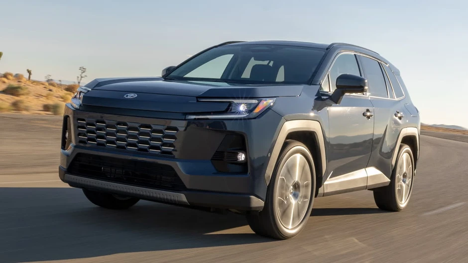 SUV hybrid đời mới của Toyota 'cháy' hàng SUV hybrid đời mới của Toyota 'cháy' hàng