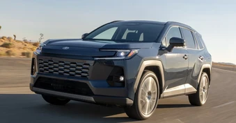 SUV hybrid đời mới của Toyota 'cháy' hàng