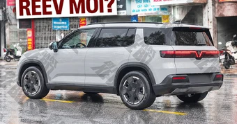 SUV mới của VinFast để lộ dải LED cách điệu bắt mắt cùng kích thước khủng ‘át’ cả VF 6, có thể là REEV như VF Wild