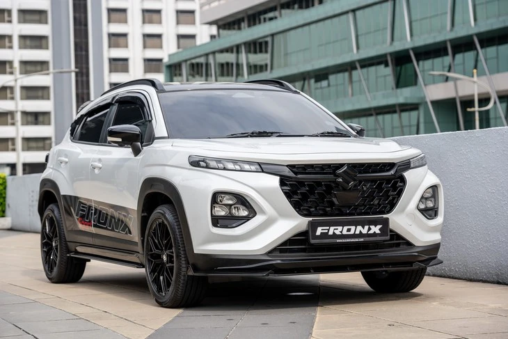 Suzuki Fronx thêm bản mới, trang bị ADAS hơn mẫu bán ở Việt Nam Suzuki Fronx thêm bản mới, trang bị ADAS hơn mẫu bán ở Việt Nam