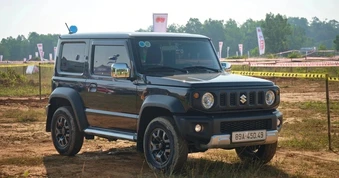 Suzuki Jimny có “đáy” mới: Giảm 140 triệu đồng, rẻ ngang SUV hạng B
