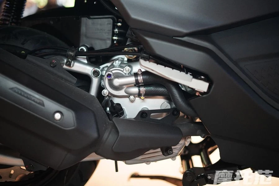 SYM MaxSym 400 mang cốp khổng lồ 45 lít cùng động cơ 400cc liệu có đáng mua? SYM MaxSym 400 mang cốp khổng lồ 45 lít cùng động cơ 400cc liệu có đáng mua?