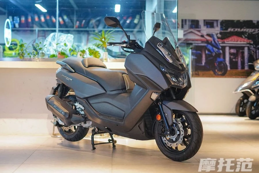 SYM MaxSym 400 mang cốp khổng lồ 45 lít cùng động cơ 400cc liệu có đáng mua? SYM MaxSym 400 mang cốp khổng lồ 45 lít cùng động cơ 400cc liệu có đáng mua?