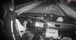 Tài xế buồn ngủ, xe tải lao vào dải phân cách rồi lật nghiêng