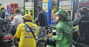 Tài xế xe công nghệ méo mặt trước cú sốc tăng giá xăng, hãng tung phao cứu sinh