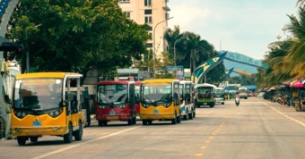 Tài xế xe điện bốn bánh ở Hải Tiến phải có bằng B2 trở lên