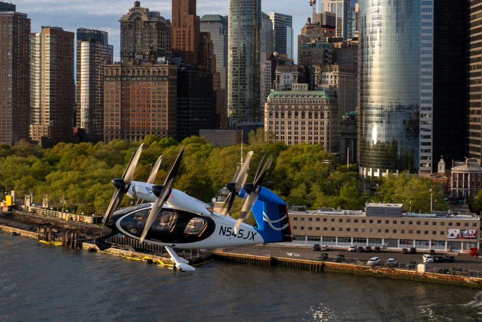 Taxi bay thử nghiệm thành công trên bầu trời New York Taxi bay thử nghiệm thành công trên bầu trời New York