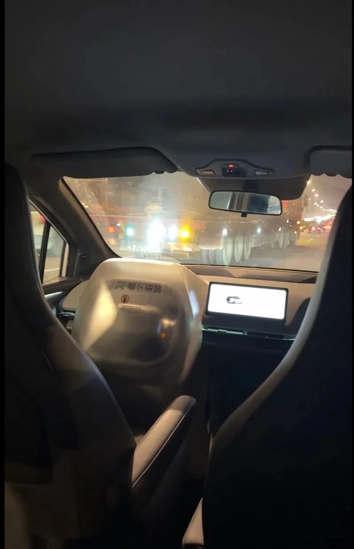 Taxi công nghệ tự lái 'chết đứng' hàng loạt trên cao tốc, khách thót tim ngồi giữa đường 2 tiếng Taxi công nghệ tự lái 'chết đứng' hàng loạt trên cao tốc, khách thót tim ngồi giữa đường 2 tiếng