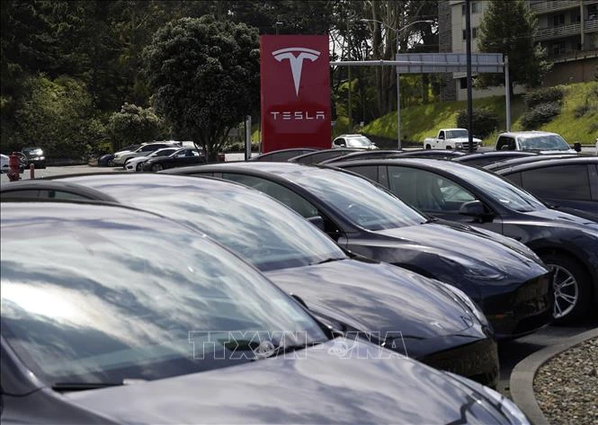 Tesla đối mặt nghịch lý giữa lợi nhuận và doanh thu khi chuyển hướng sang robot và AI Tesla đối mặt nghịch lý giữa lợi nhuận và doanh thu khi chuyển hướng sang robot và AI
