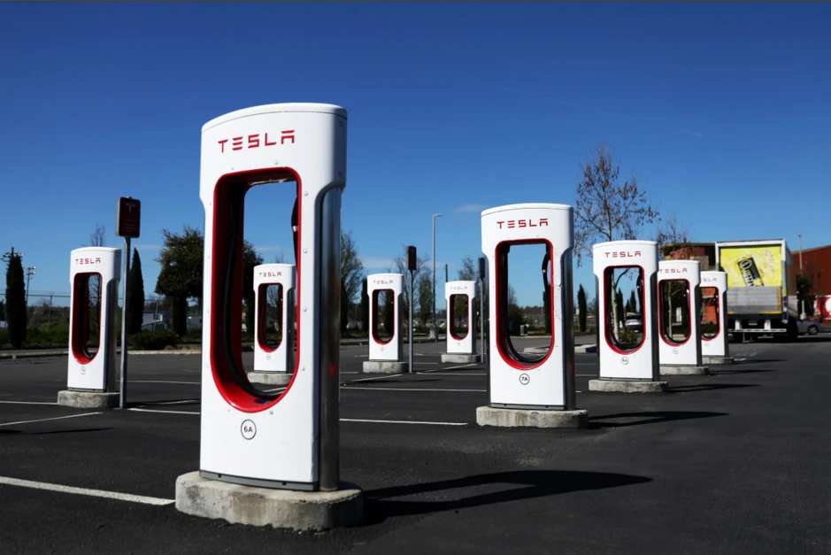 Tesla vào Việt Nam, cuộc chiến thực sự có thể không nằm ở showroom mà ở trạm sạc
