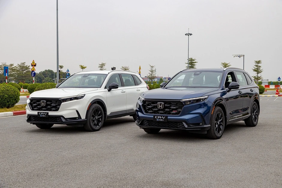 Tháng đầu mở bán, Honda CR-V Hybrid lắp ráp hút khách hơn bản xăng Tháng đầu mở bán, Honda CR-V Hybrid lắp ráp hút khách hơn bản xăng