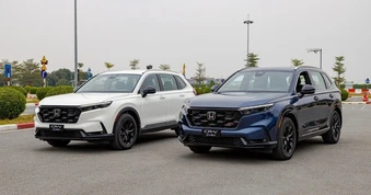 Tháng đầu mở bán, Honda CR-V Hybrid lắp ráp hút khách hơn bản xăng