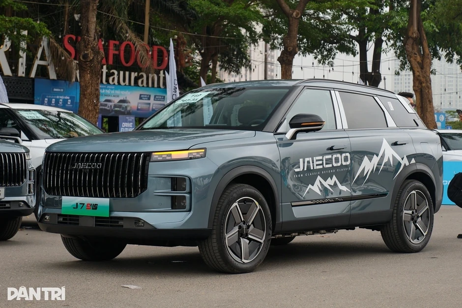 Tháng thứ hai mở bán, Omoda C5 hybrid vẫn được giảm giá hàng chục triệu Tháng thứ hai mở bán, Omoda C5 hybrid vẫn được giảm giá hàng chục triệu
