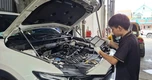 Thợ sửa ô tô cảnh báo “cú đạp ga đắt đỏ” trong ngày ngập lụt