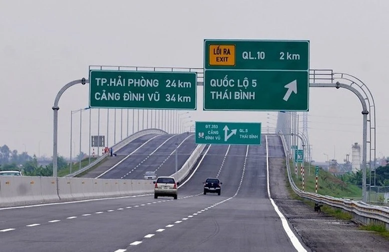 Thông tin mới về thí điểm làn vượt xe trên một số đường cao tốc Thông tin mới về thí điểm làn vượt xe trên một số đường cao tốc