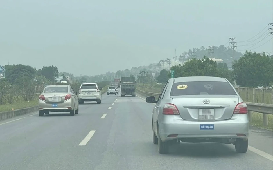 Thông tin mới về việc 'siết' hoạt động của xe tập lái trên cao tốc Thông tin mới về việc 'siết' hoạt động của xe tập lái trên cao tốc