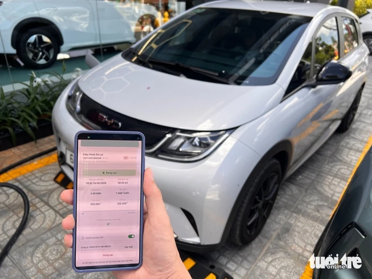 Thử sạc qua ứng dụng VETC: Tiện nhưng chưa ổn định, có cách giải quyết nếu quen dùng xe điện Thử sạc qua ứng dụng VETC: Tiện nhưng chưa ổn định, có cách giải quyết nếu quen dùng xe điện