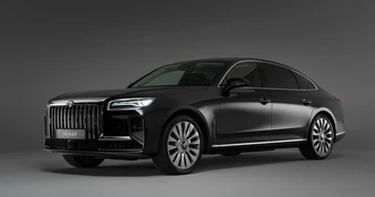 Thương hiệu cung cấp limousine cho Tổng thống Nga Putin ra mắt xe sang