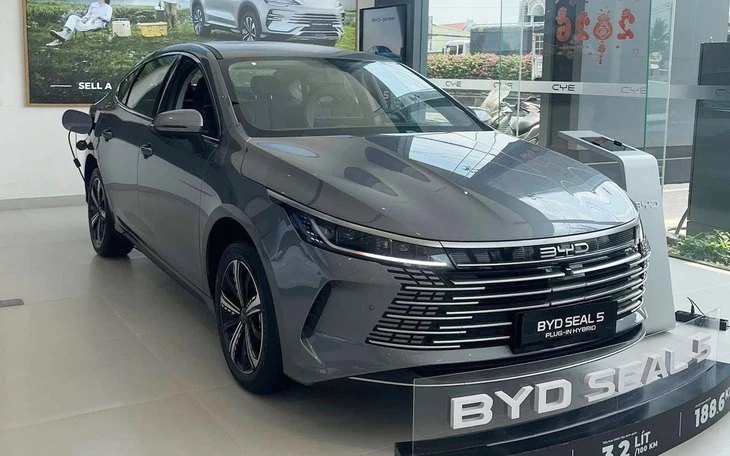 Tin tức giá xe: BYD Seal 5 giảm tới 70 triệu, xe PHEV đấu Honda Civic bằng giá thực tế còn 626 triệu Tin tức giá xe: BYD Seal 5 giảm tới 70 triệu, xe PHEV đấu Honda Civic bằng giá thực tế còn 626 triệu