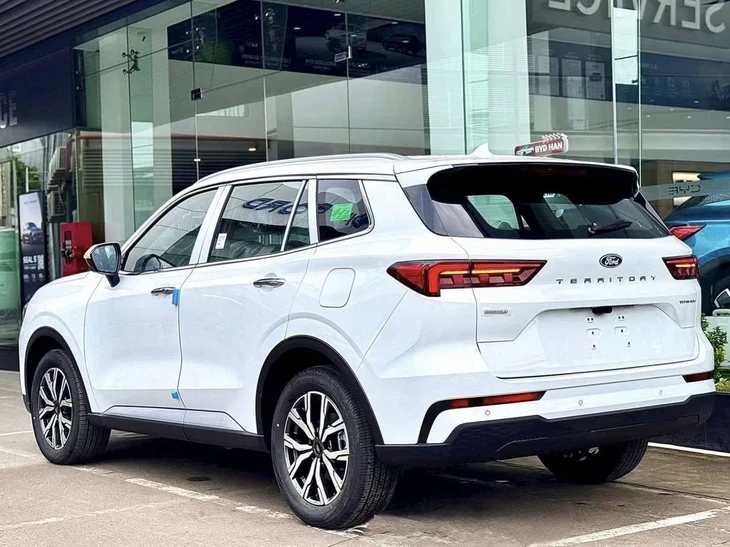 Tin tức giá xe: Ford Territory giảm giá niêm yết hàng chục triệu, nay rẻ hơn Mazda CX-5 Tin tức giá xe: Ford Territory giảm giá niêm yết hàng chục triệu, nay rẻ hơn Mazda CX-5