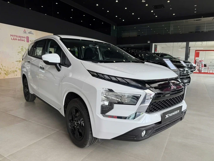 Tin tức giá xe: Hàng loạt xe MPV giảm giá, có mẫu hạ cả trăm triệu Tin tức giá xe: Hàng loạt xe MPV giảm giá, có mẫu hạ cả trăm triệu