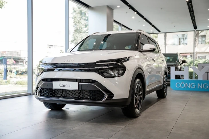 Tin tức giá xe: Hàng loạt xe MPV giảm giá, có mẫu hạ cả trăm triệu Tin tức giá xe: Hàng loạt xe MPV giảm giá, có mẫu hạ cả trăm triệu