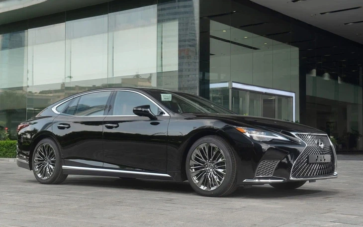 Tin tức giá xe: Lexus giảm giá loạt xe hybrid tại Việt Nam, có mẫu giảm tới 330 triệu đồng Tin tức giá xe: Lexus giảm giá loạt xe hybrid tại Việt Nam, có mẫu giảm tới 330 triệu đồng