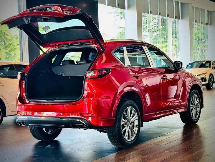 Tin tức giá xe: Mazda CX-5 giảm giá kỷ lục, chỉ còn từ 685 triệu ngang SUV hạng B