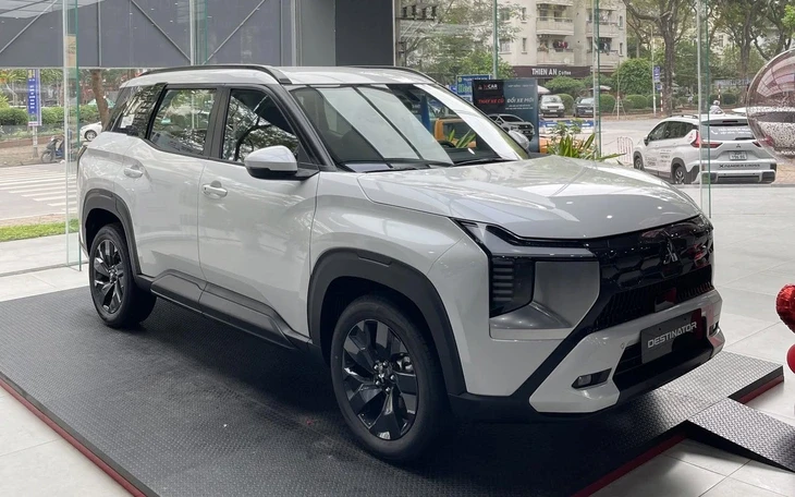 Tin tức giá xe: Mitsubishi Xpander giảm giá lăn bánh tới 85 triệu sau khi lấy lại ngôi đầu phân khúc Tin tức giá xe: Mitsubishi Xpander giảm giá lăn bánh tới 85 triệu sau khi lấy lại ngôi đầu phân khúc