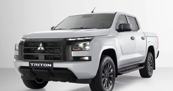 Tin xe 15/9: Mitsubishi Triton thêm bản Premium, Hyundai Custin 2027 lộ diện