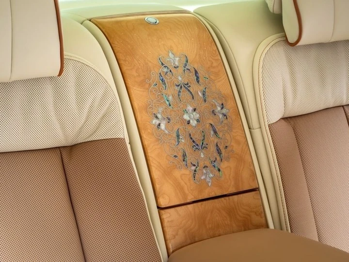 Tin xe 17/9: Rolls-Royce Phantom khảm vỏ bào ngư, Volvo XC60 nâng cấp mạnh